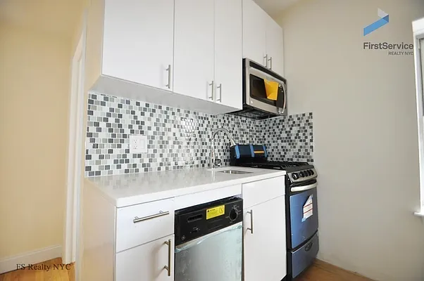 Rented by FirstService Realty (legacy) | media 8