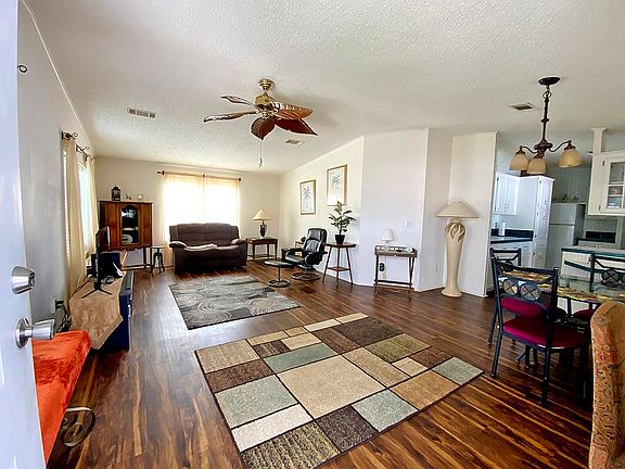 3rd image of 2097 Royal Dr #31