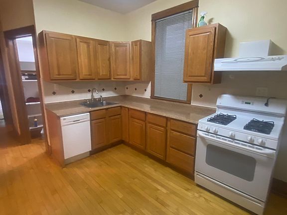 2nd image of 3840 N Damen Ave #1