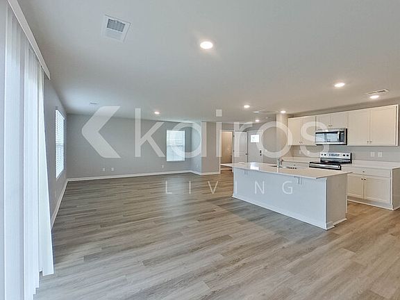 5th image of 125 Overstreet Way