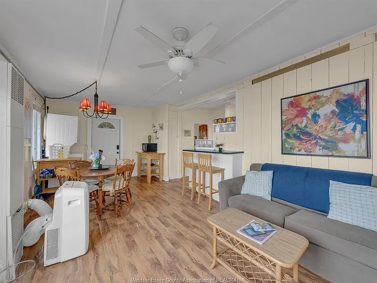 1006 Point Pelee Dr — Photo 12