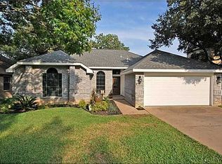 1011 Hawk Ct, Round Rock, TX 78681