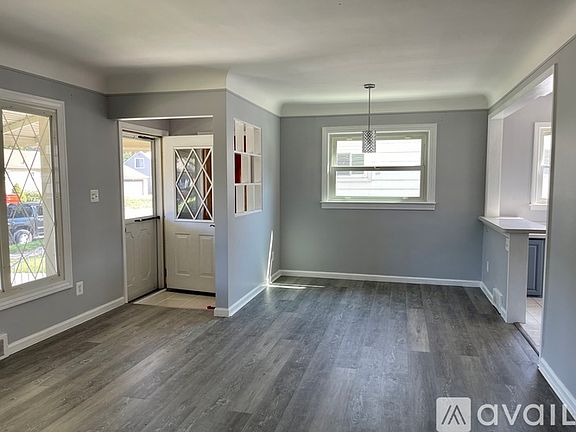 4th image of 22020 Kramer St