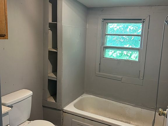 3rd image of 58 Washington St