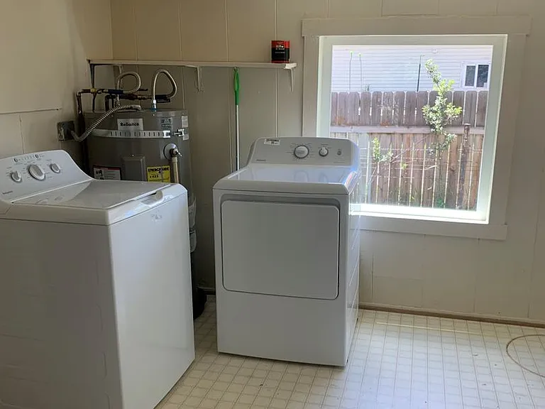 1144 Homedale Rd — Photo 7