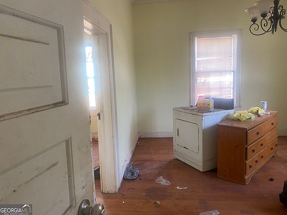 5th image of 1016 Nicholson St