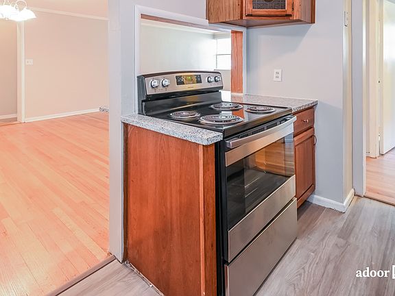 4th image of 736 Fernworth Dr