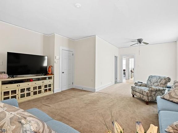 5th image of 58 Newark Pl