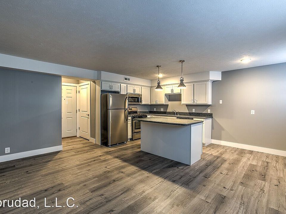 1st image of 132 N 40th St APT 10