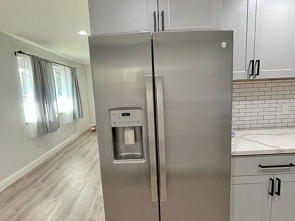 5th image of 635 W Sunnyoaks Ave APT D