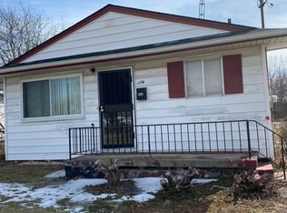 1114 Fairfax St, Flint, MI 48505