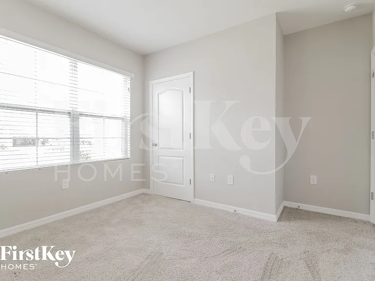 325 Aberdeen Dr — Photo 11