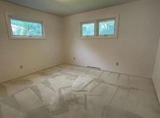 14 Castle Ct, Loudonville, NY 12211