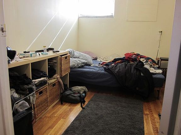 4th image of 141 Montrose Ave APT 1L