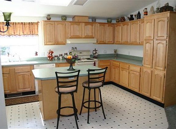 3rd image of 2454 Wendell Ave