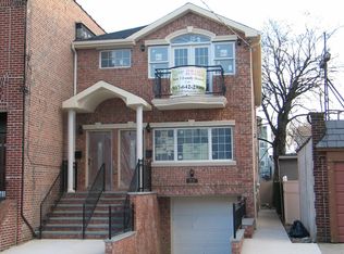 6912 53rd Rd, Maspeth, NY 11378