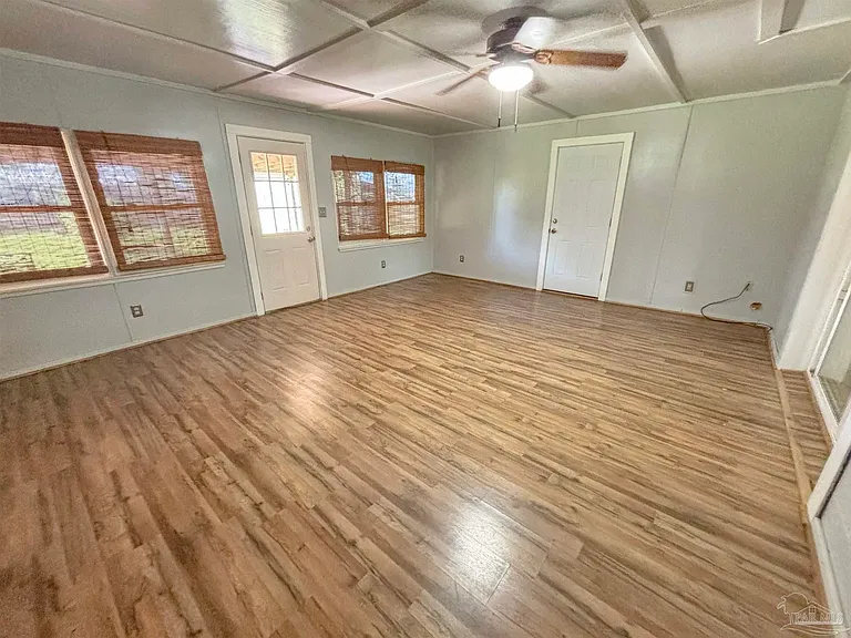 7028 Nathan Rd — Photo 86