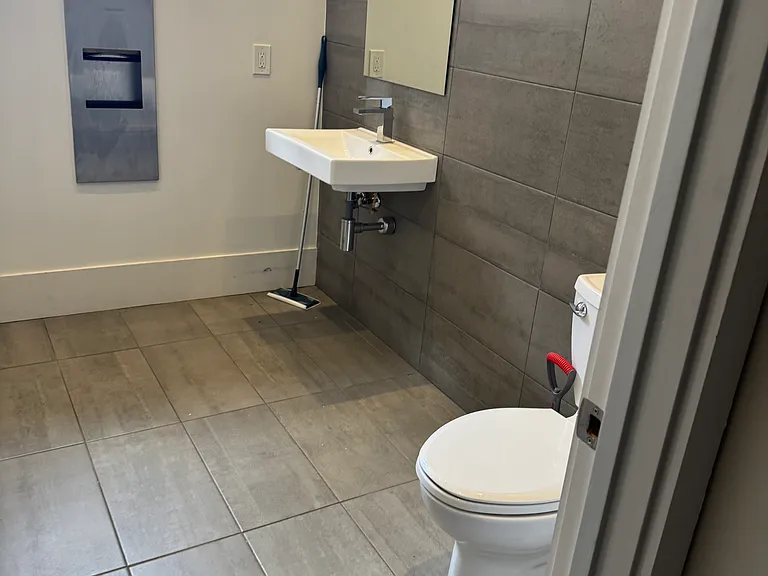 615 Main St #6 — Photo 5
