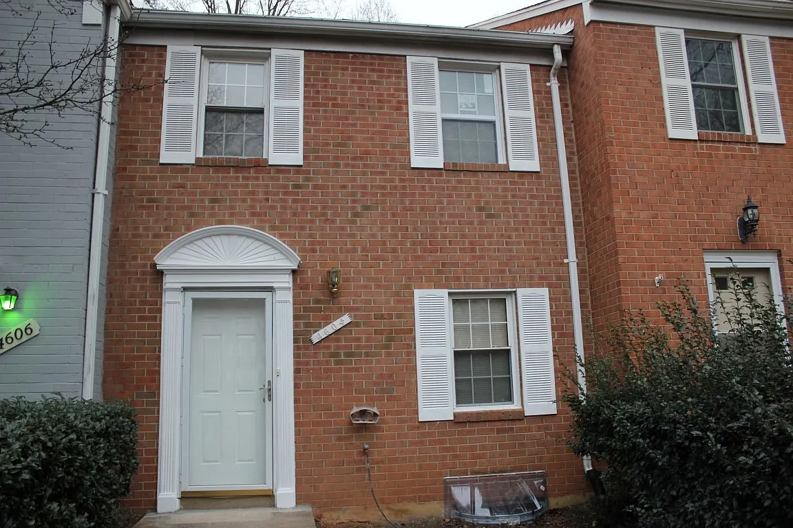 4604 Central Park Dr photo 1