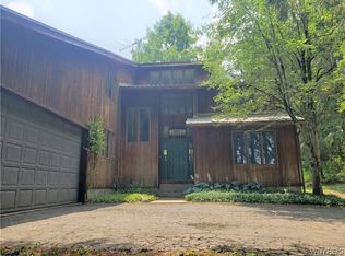 8251 Genesee Rd, Springville, NY 14141