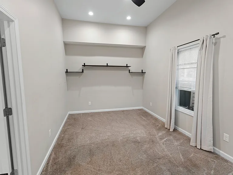 945 Goss Ave — Photo 18