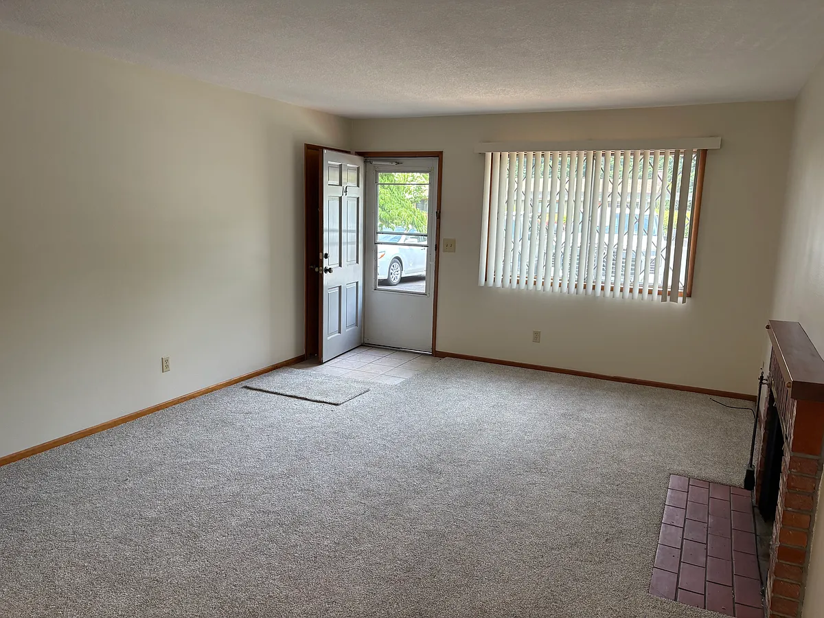 Building Photo - 14950 SE Webster Rd #14