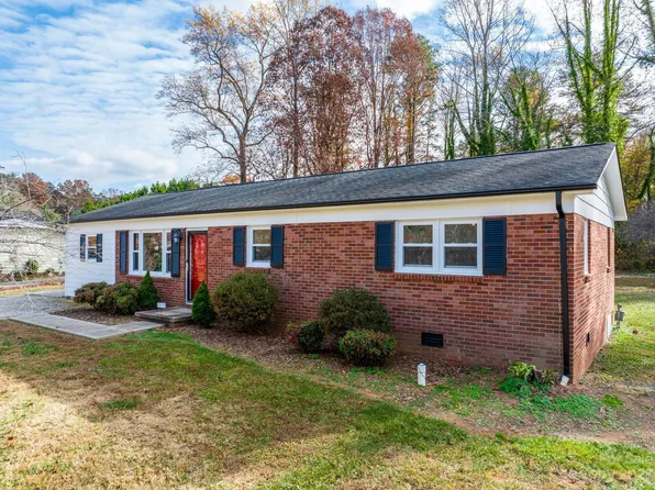 2548 32nd Ave NE, Hickory, NC 28601