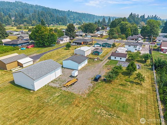 3rd image of 2639 48th Avenue