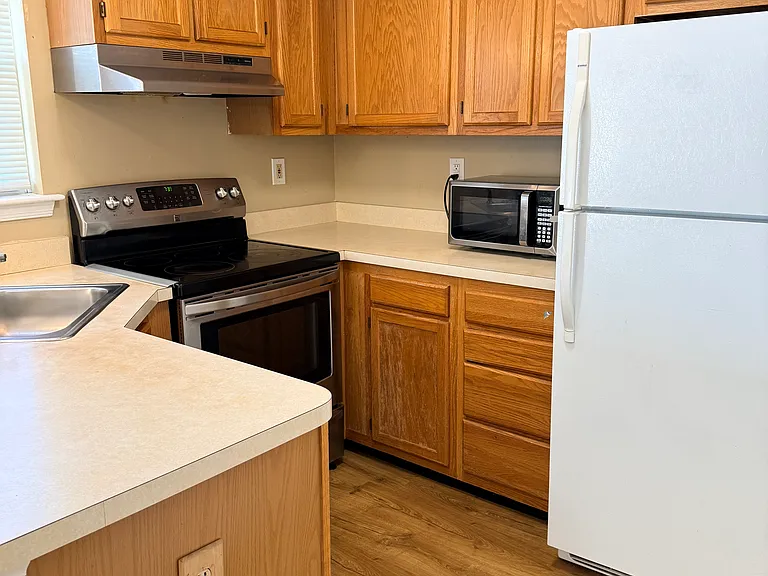 23 Park Side Dr — Photo 9