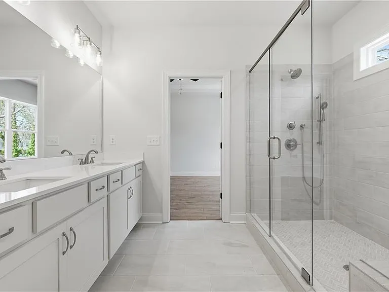 120 Poplar St — Photo 16