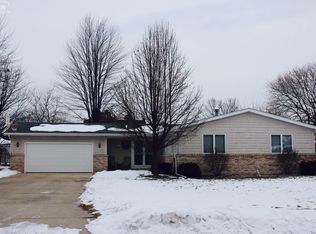 3045 S Glenway Dr, Bay City, MI
