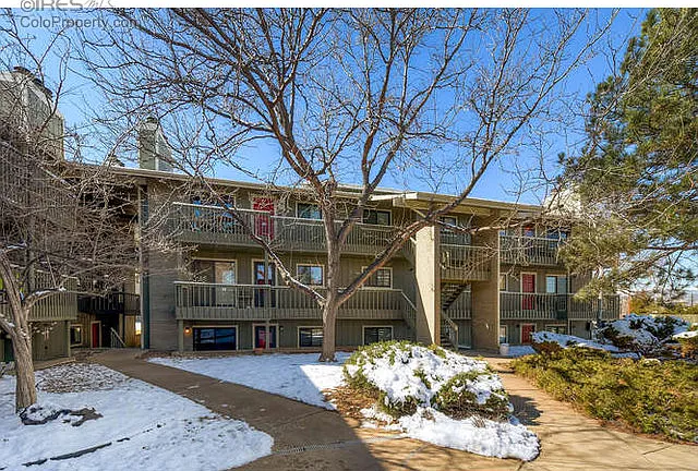 2 bed, 880 sqft, $2,200 — Photo 1