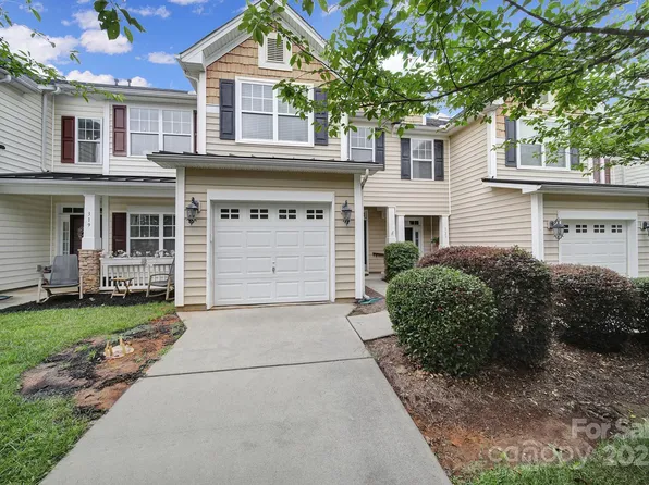 321 Rose Garden Ct, Rock Hill, SC 29732