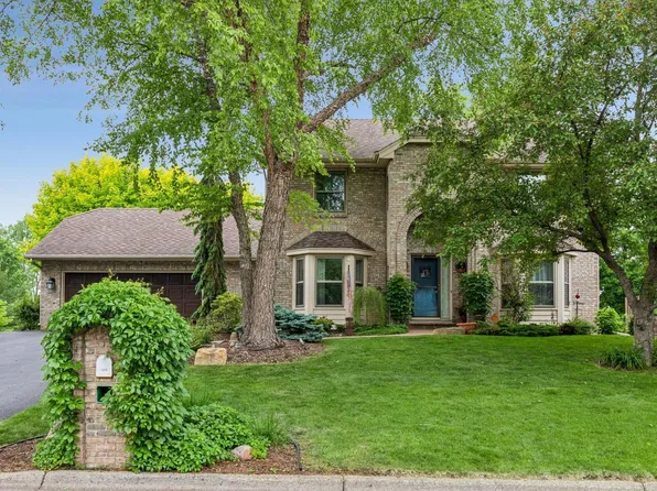 13820 Sunset Lake Dr, Burnsville, MN 55337