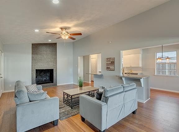 5th image of 2515 Fenestra Dr