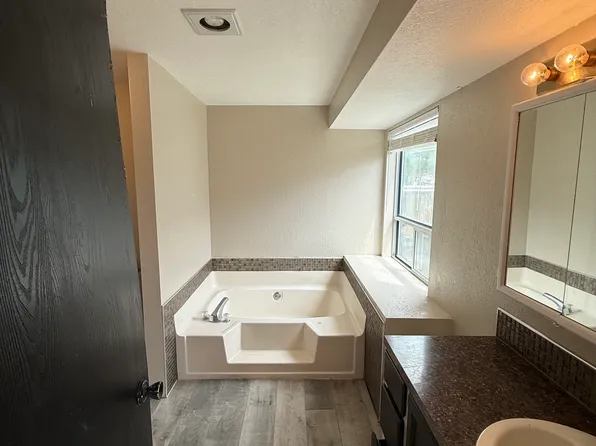 819 Hamelin Ln SE, Olympia, WA 98513