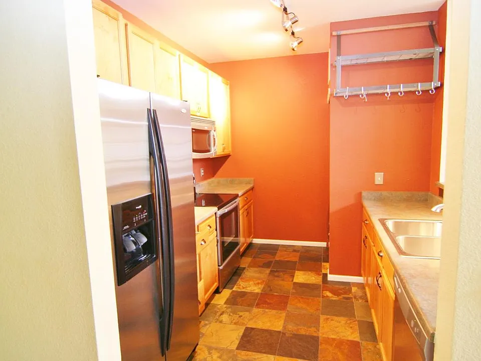 9481 E Mansfield Ave #304