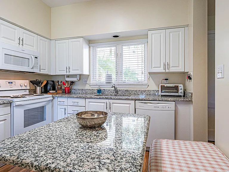 5060 Harmony Cir #105 — Photo 15