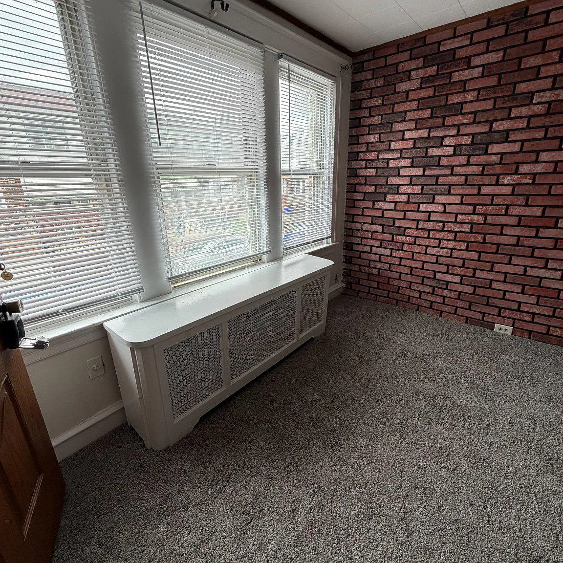 3 bed, 2.0 bath, 1184 sqft, $2,150 — Photo 3