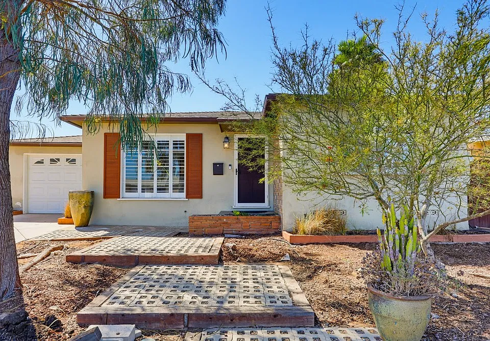 4044 Vista Grande Dr