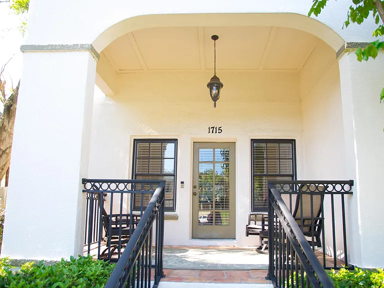 1715 W Watrous Ave — Photo 2