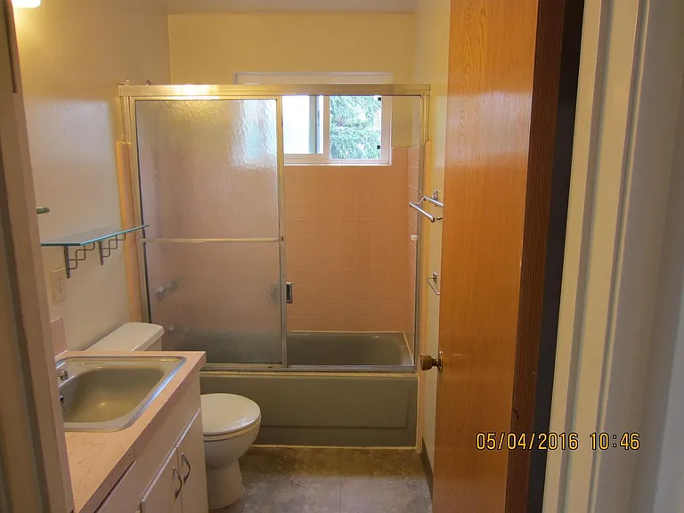 1302 Hopkins Ave — Photo 8