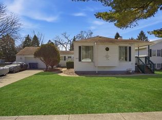 2357 Caton Farm Rd, Crest Hill, IL 60403