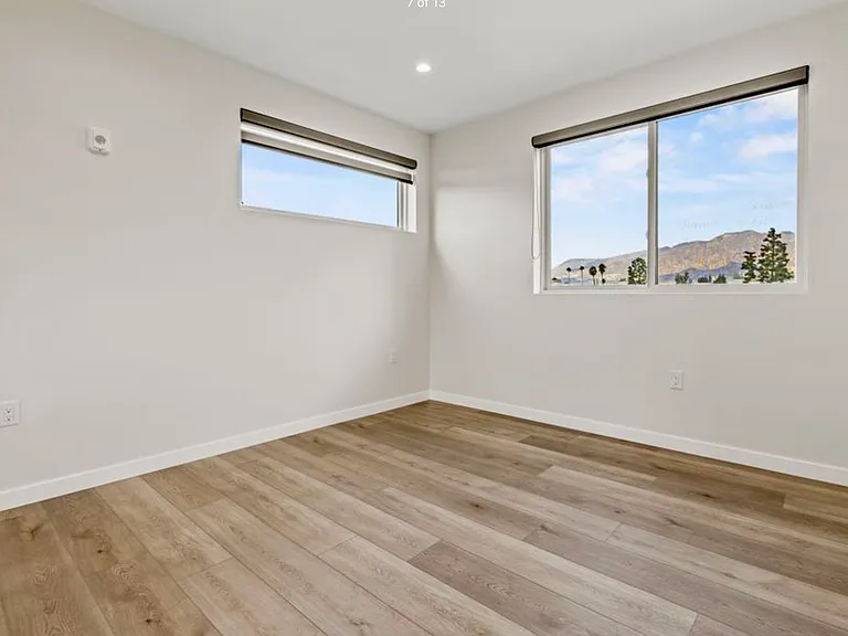540 Oak St #104 — Photo 9