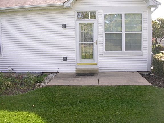 5th image of 378 Woodhill Dr