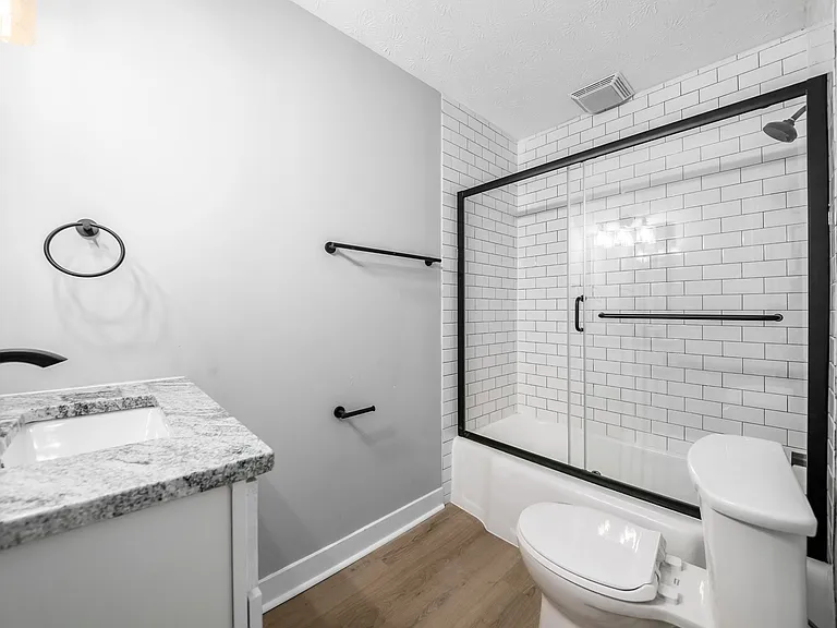 2591 Charing Rd #B — Photo 7