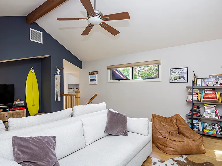 14 Roosevelt Ave — Photo 6