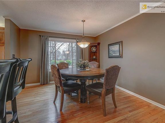 5th image of 19104 E 28th Terrace Ct S