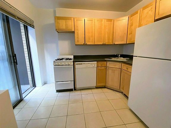 2nd image of 325 E 64th St #208