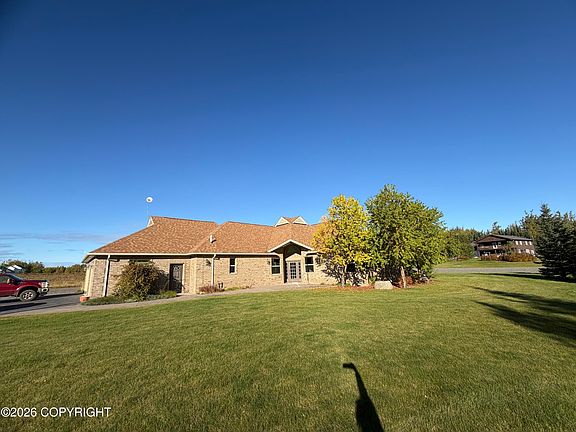 3rd image of 37839 Luscombe Cir